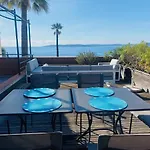 Apartment De La *