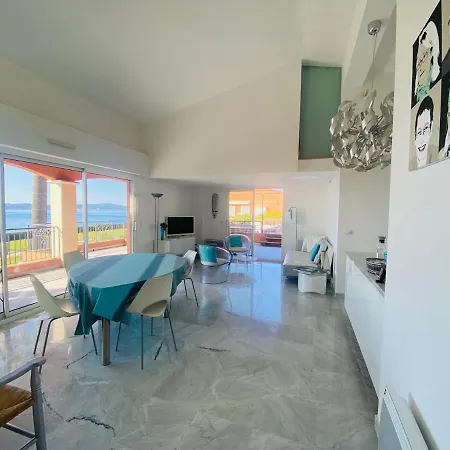 De La Apartman Sainte-Maxime